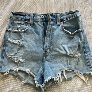 Abercrombie Ultra high rise mom short!